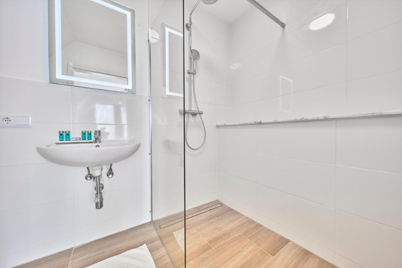 Smile Apartments "Weinhimmel" Krems an der Donau Room photo